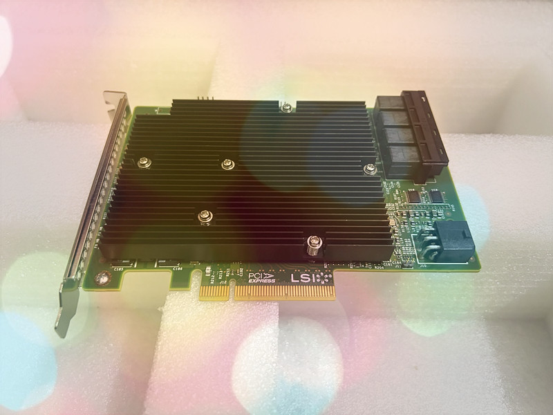 LSI SAS 9300-16i RAIDコントローラーカー - Lsi 9300 16I Hba It Mode のレビューと価格