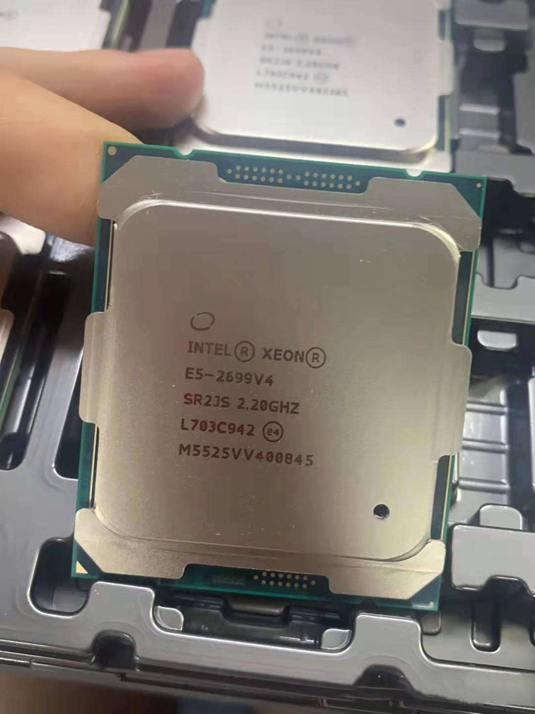 オリジナルサーバーCPU インテル Xeon E5-2699 - E5 2699 V4 のレビューと価格